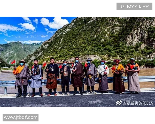 西藏高原上的足球传奇与明星访谈视频揭示他们的梦想与挑战