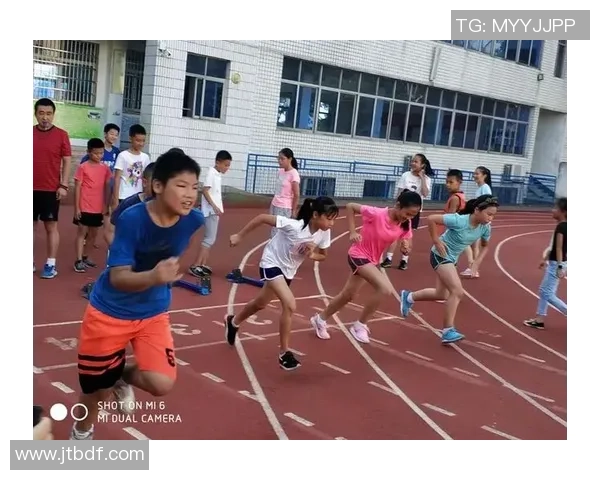 周敏专访：从绿茵场到人生舞台的足球旅程回顾与展望